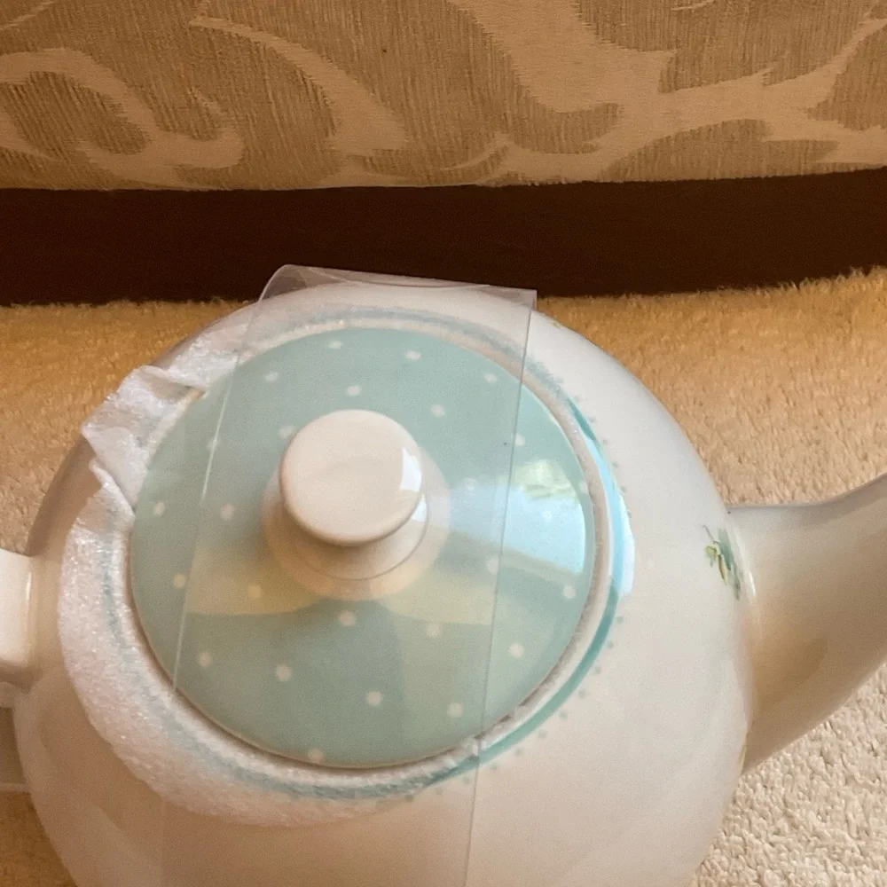 Grace Pantry Roses & Flowers w Polka Dots Tea Pot